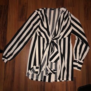 PRETTY LITTLE THING High low shirt